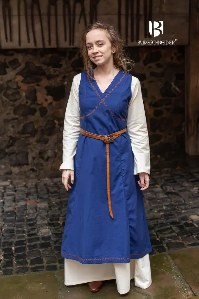 khara-blau.bBUIBZ_850x1276.webp