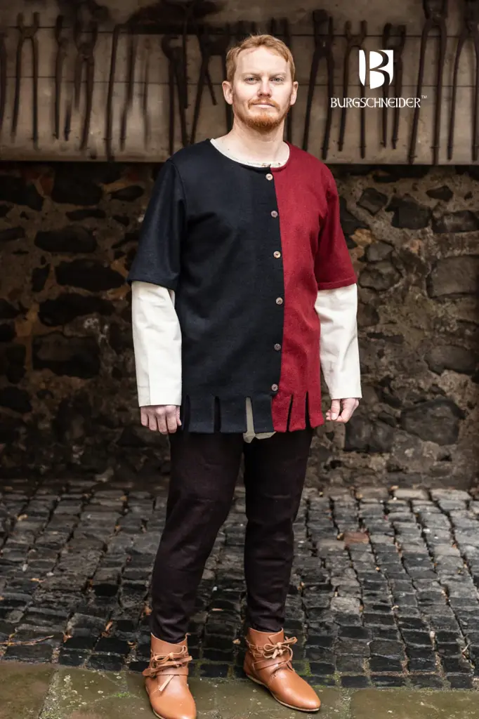 aleran-schwarz-rot.2d3qiF_850x1276.webp