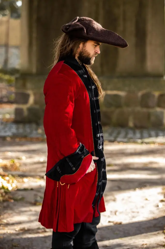 Dreispitzhut aus Wolle Hugo braun3.webp