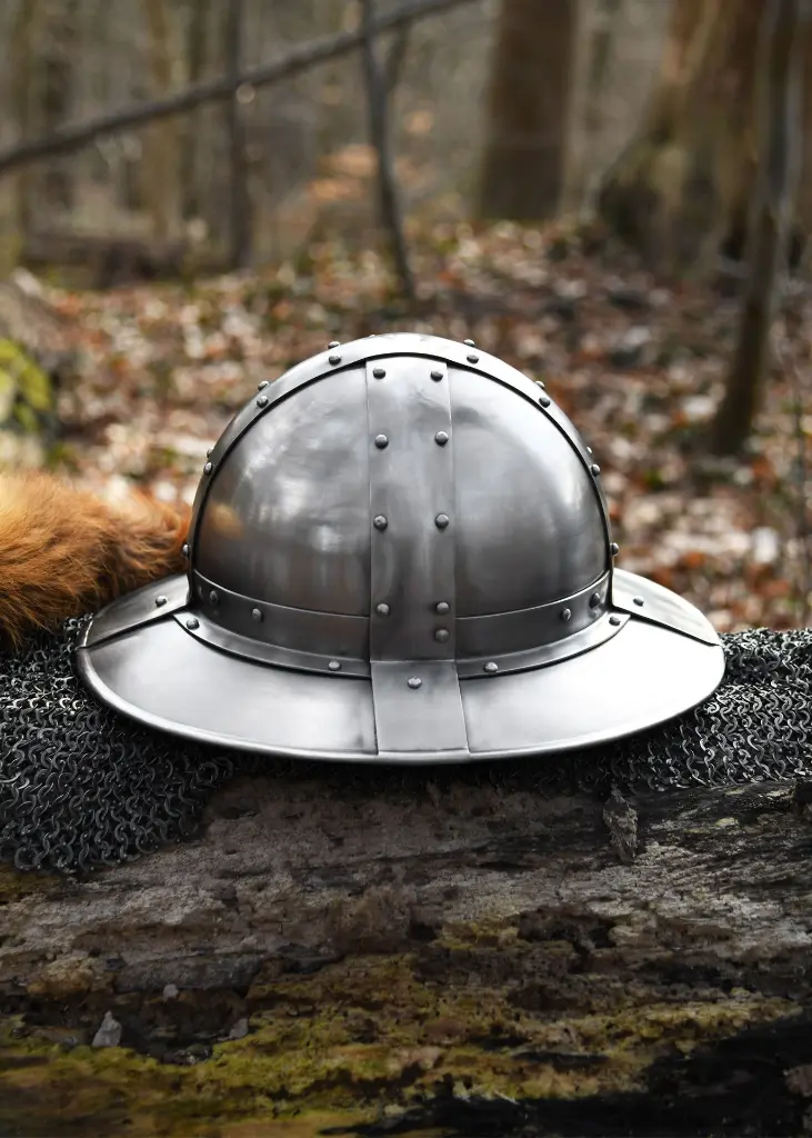 Eisenhut mit Bändern, 14. Jh., 1,6 mm Stahl 4.webp