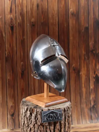 Beckenhaube mit Klappvisier, 14. Jahrhundert